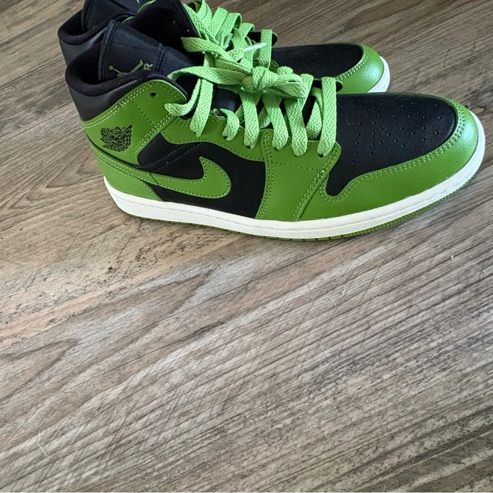 Nike air Jordans $40 a pair $120 for all!! - Picture 4 of 9